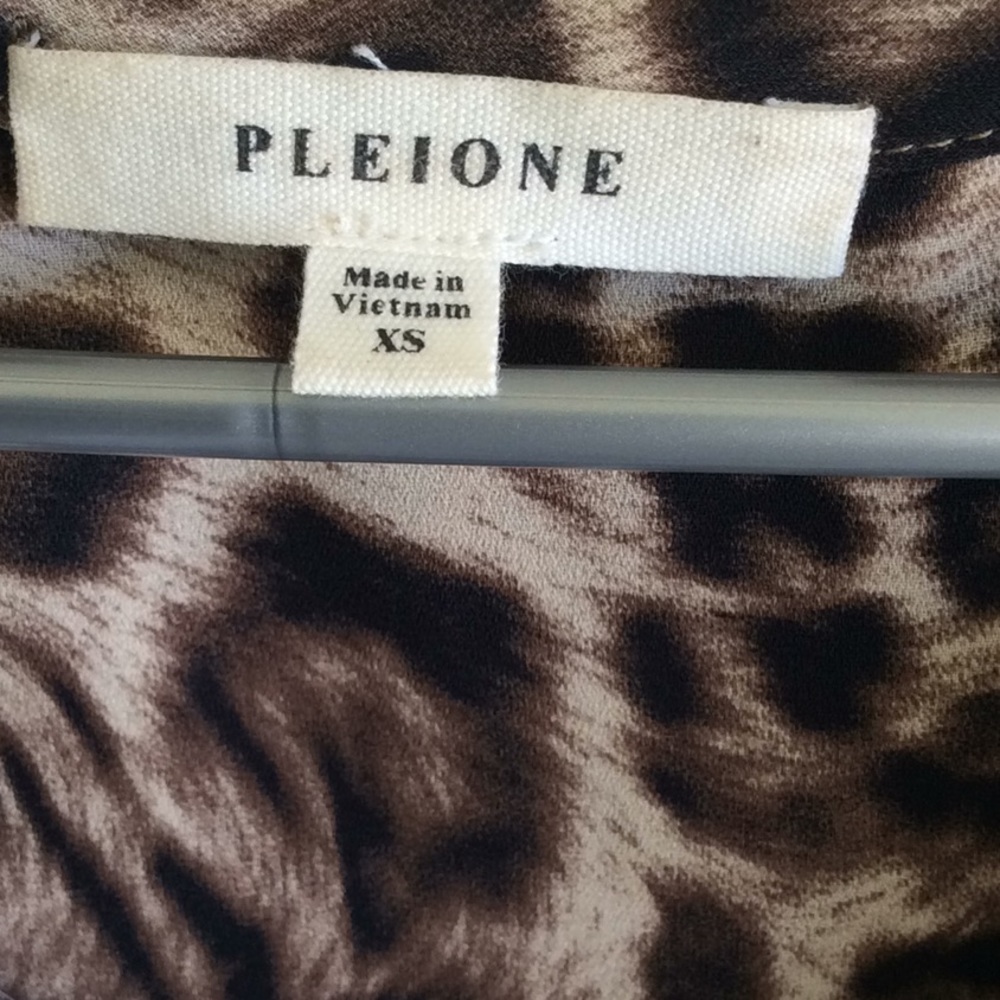 Pleione High Low Blouse Size XS - Picture 3 of 8